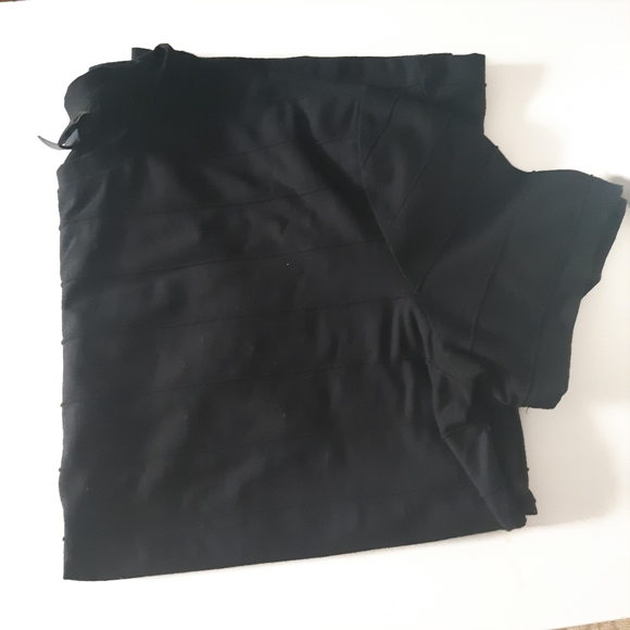 H&M raised ridged black crewneck t shirt like new - Picture 4 of 6